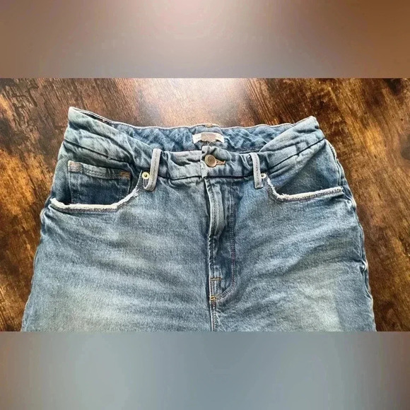GOOD AMERICAN | women’s high rise distressed jeans. Size: 6/28 - Picture 4 of 15